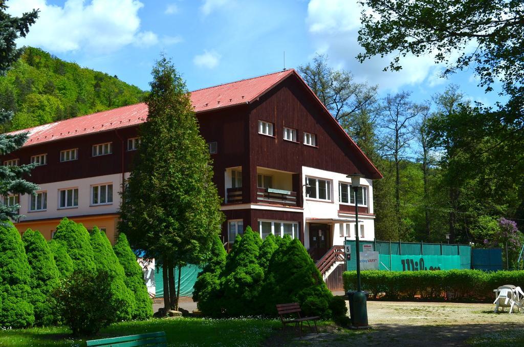 Sport Hotel Gejzirpark Karlovy Vary Exterior foto