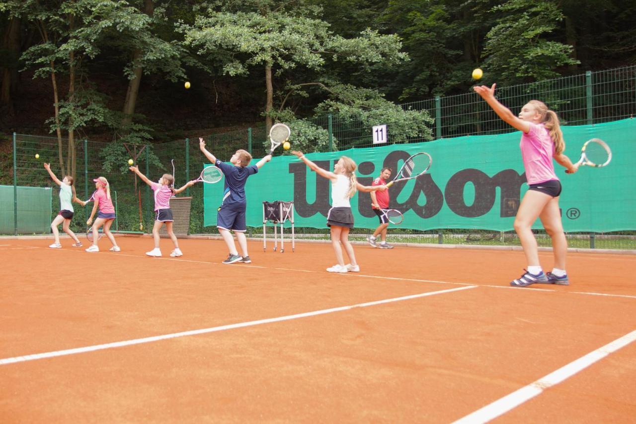 Sport Hotel Gejzirpark Karlovy Vary Exterior foto